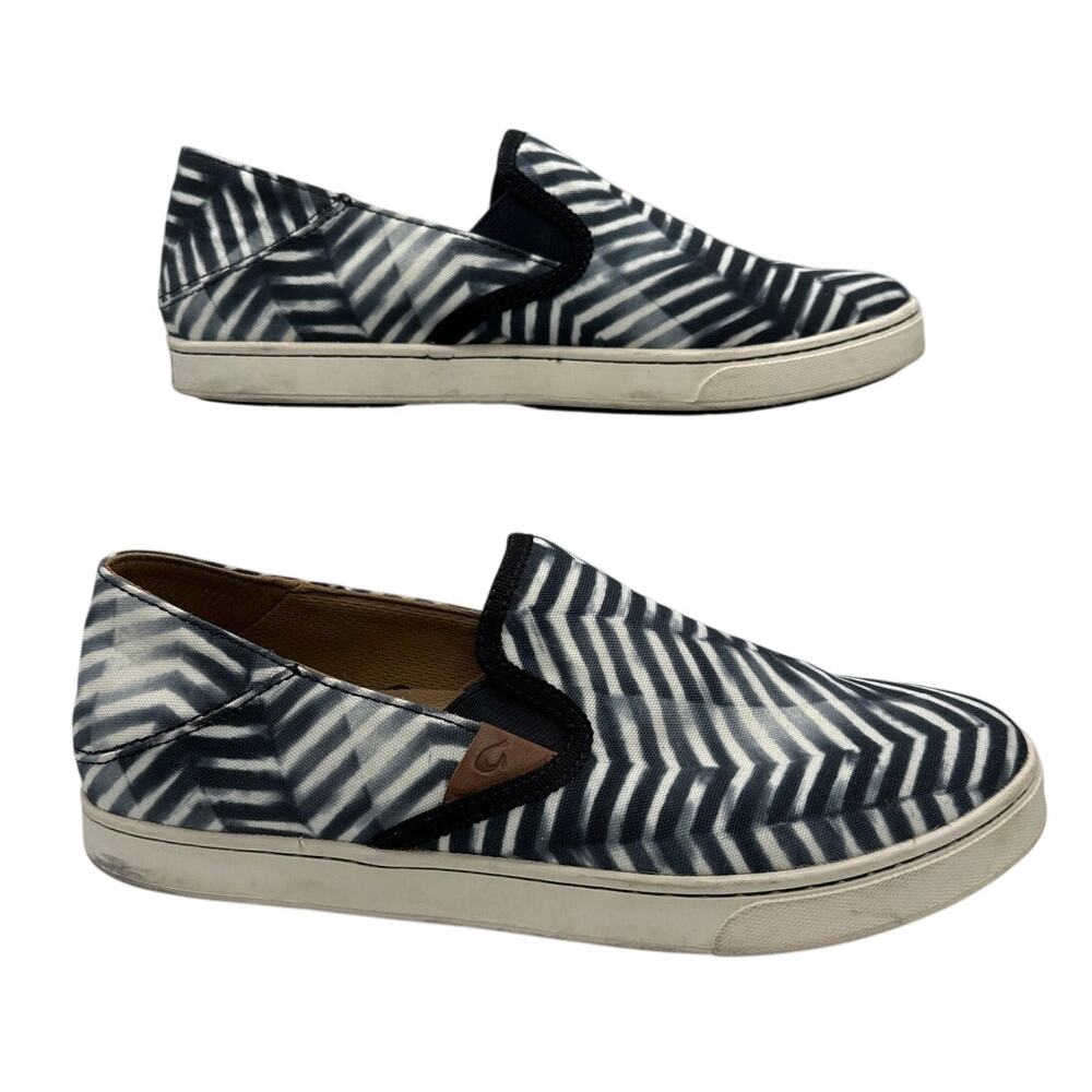 OluKai Pehuea Pa'i Slip-On Sneakers Blue Chevron Sz 9 Womens 20360 Beach Coastal